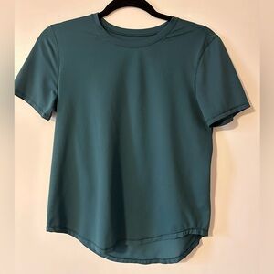 LULULEMON t-shirt